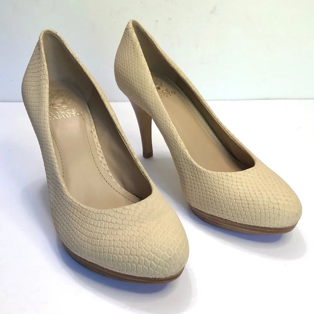 Vince Camuto Cream Zella Textured Almond Toe Platforrm Leather Heels size 9.5M
